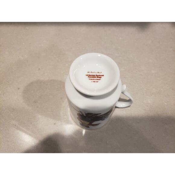 The Danbury Mint/ Norman Rockwell Gold Rim Friend in Need 1981 Mug Cup - Picture 8 of 9